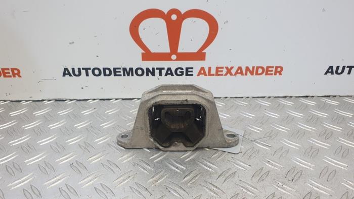 Gebruikte Motorsteun Volkswagen Up! (121) 1.0 12V 75 Prijs op aanvraag aangeboden door Alexander Autodemontage