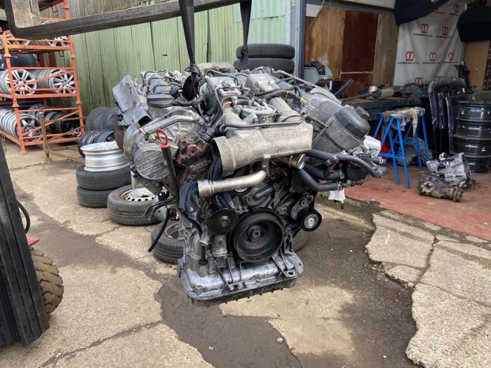 Gebruikte Motor Mercedes S (W220) 4.0 S-400 CDI V8 32V Prijs € 200,00 Margeregeling aangeboden door Alexander Autodemontage