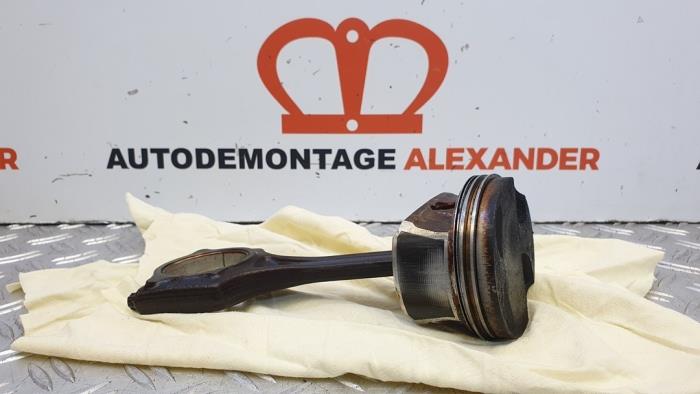 Gebruikte Zuiger Mini Mini (R56) 1.6 16V Cooper Prijs op aanvraag aangeboden door Alexander Autodemontage