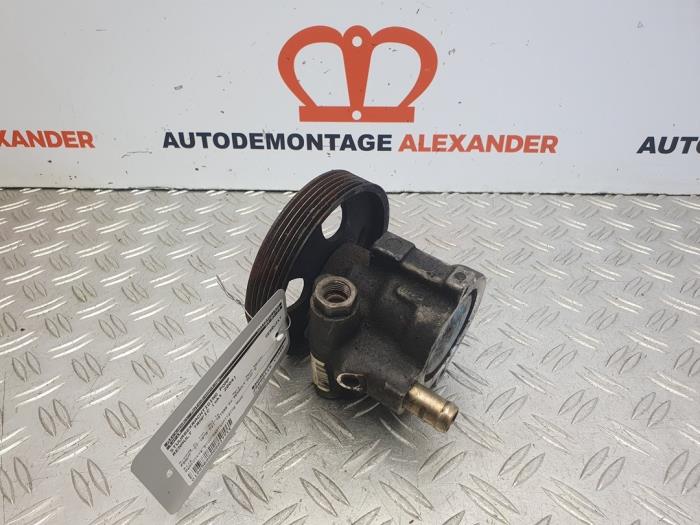 Gebruikte Pomp Servo Renault Trafic New (FL) 1.9 dCi 100 16V Prijs € 19,99 Inclusief btw aangeboden door Alexander Autodemontage