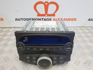 Gebruikte Radio CD Speler Chevrolet Spark (M300) 1.0 16V Bifuel Prijs € 180,00 Margeregeling aangeboden door Alexander Autodemontage