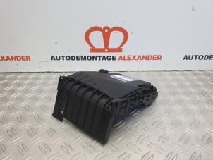 Gebruikte Accu afdekkap Volkswagen Golf VI (5K1) 1.2 TSI BlueMotion Prijs op aanvraag aangeboden door Alexander Autodemontage