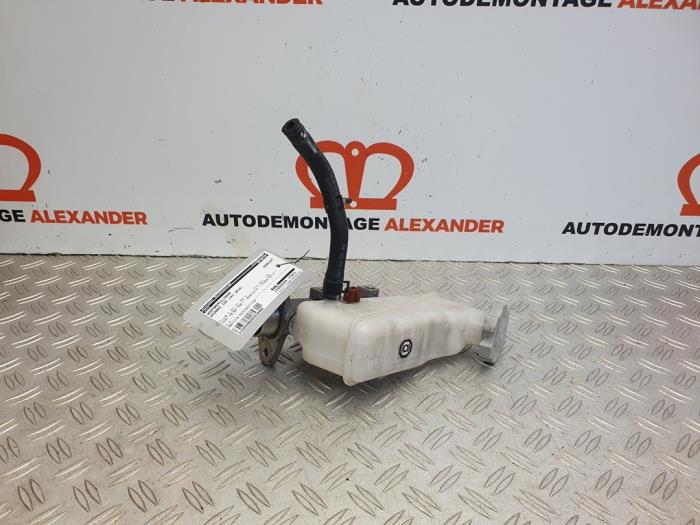Gebruikte Hoofdremcilinder Hyundai i20 1.2i 16V Prijs op aanvraag aangeboden door Alexander Autodemontage