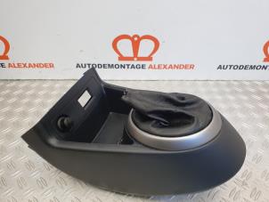 Gebruikte Middenconsoles Hyundai i20 1.2i 16V Prijs op aanvraag aangeboden door Alexander Autodemontage