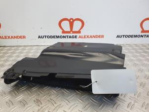 Gebruikte Luchtgeleider Toyota Yaris II (P9) 1.3 16V VVT-i Prijs op aanvraag aangeboden door Alexander Autodemontage