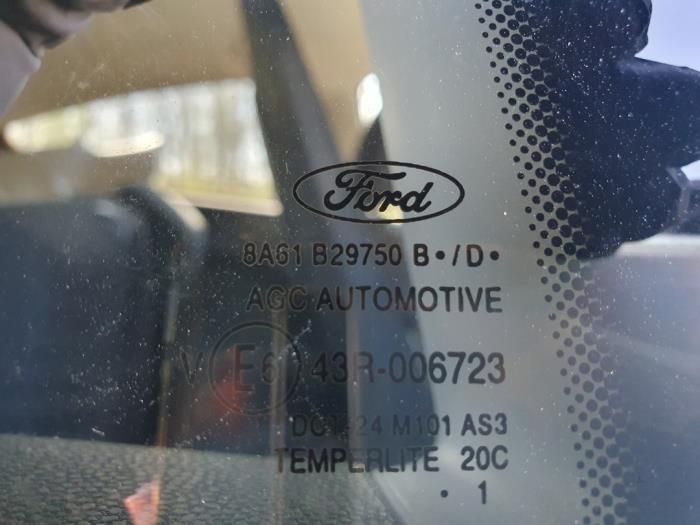 Ruit Extra 2Deurs rechts-achter van een Ford Fiesta 6 (JA8) 1.25 16V 2012