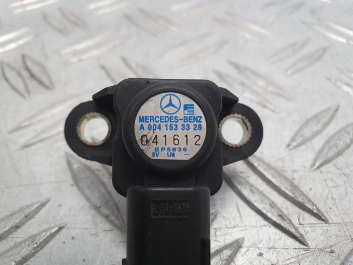 Sensor map (inlaatspruitstuk) van een Mercedes-Benz C (W203) 1.8 C-180K 16V 2005