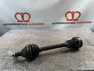 Gebruikte Aandrijfas links-voor Seat Ibiza III (6L1) 1.2 12V Prijs op aanvraag aangeboden door Alexander Autodemontage