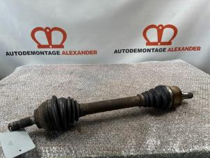 Gebruikte Aandrijfas links-voor Peugeot 207/207+ (WA/WC/WM) 1.6 16V VTi Prijs op aanvraag aangeboden door Alexander Autodemontage