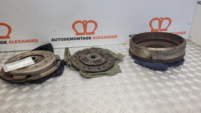 Gebruikte Koppelingsset (compleet) Mercedes 200-300D (W123) 300 D Prijs € 250,00 Margeregeling aangeboden door Alexander Autodemontage