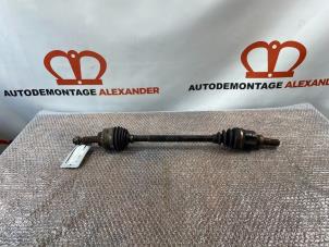 Gebruikte Aandrijfas links-voor Suzuki Alto (GF) 1.0 12V Prijs op aanvraag aangeboden door Alexander Autodemontage