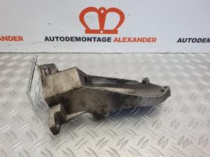 Gebruikte Uitlaatsteun Volvo V60 I (FW/GW) 2.0 D2 16V Prijs op aanvraag aangeboden door Alexander Autodemontage