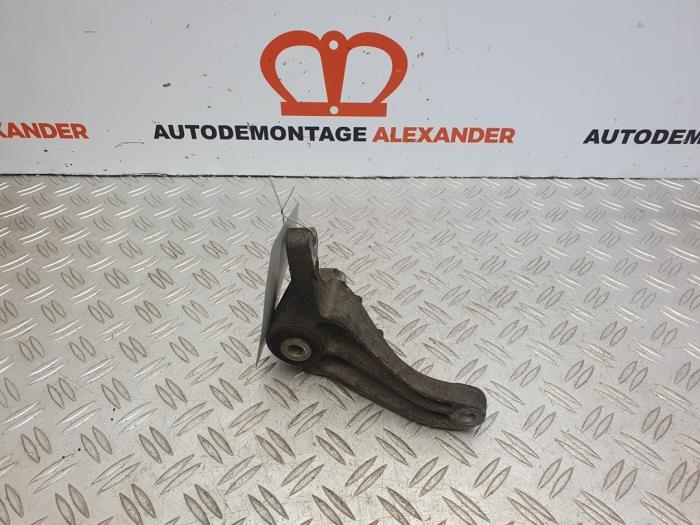 Gebruikte Versnellingsbak Steun Ford Focus C-Max 1.8 TDCi 16V Prijs op aanvraag aangeboden door Alexander Autodemontage