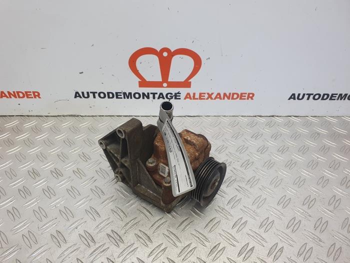 Gebruikte Servopomp Ford Fiesta 5 (JD/JH) 1.4 16V Prijs € 59,99 Inclusief btw aangeboden door Alexander Autodemontage