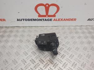 Gebruikte Licht + Raw Schakelaar Renault Clio III (BR/CR) 1.5 dCi 70 Prijs € 59,99 Inclusief btw aangeboden door Alexander Autodemontage
