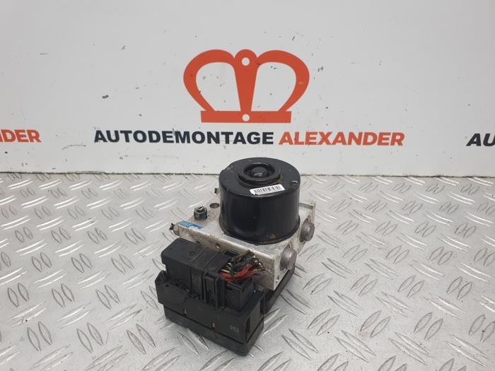 Gebruikte ABS Pomp Ford Focus 2 C+C 2.0 TDCi 16V Prijs € 11,99 Margeregeling aangeboden door Alexander Autodemontage