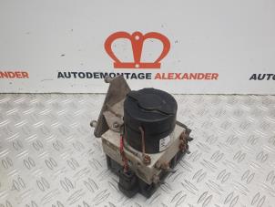 Gebruikte ABS Pomp Mercedes C (W202) 2.2 C-220 D 16V Prijs € 80,00 Margeregeling aangeboden door Alexander Autodemontage