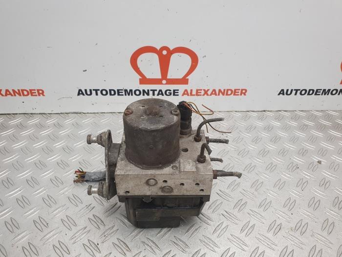 Gebruikte ABS Pomp Mercedes Vito (638.0) 2.3 110D Prijs € 59,99 Margeregeling aangeboden door Alexander Autodemontage