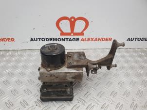 Gebruikte ABS Pomp Mercedes C Combi (S203) 2.2 C-200 CDI 16V Prijs € 59,99 Margeregeling aangeboden door Alexander Autodemontage