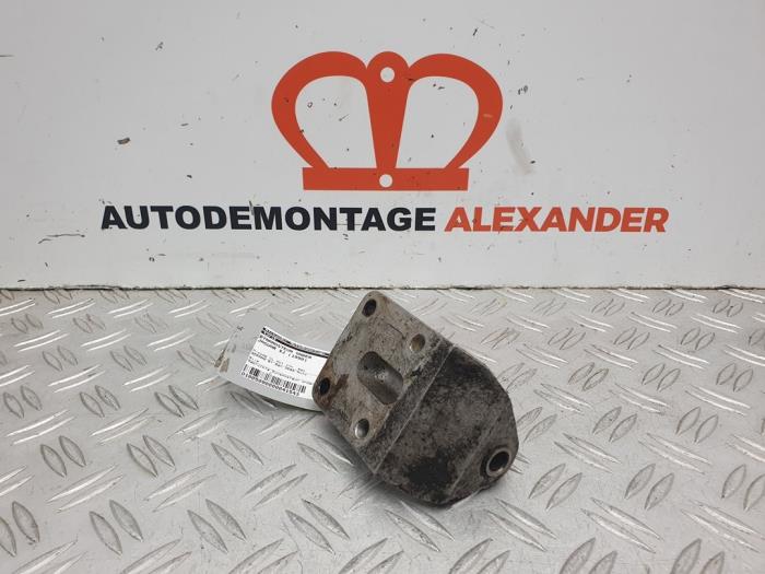 Gebruikte Dynamosteun onder Jaguar XJ6 (XJ40) 3.6 24V Prijs op aanvraag aangeboden door Alexander Autodemontage