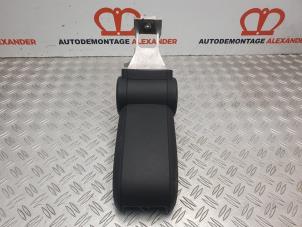 Gebruikte Armleuning Audi A3 Cabriolet (8P7) 2.0 TDI 16V Prijs € 100,00 Margeregeling aangeboden door Alexander Autodemontage