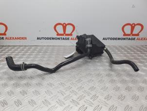 Gebruikte Servo Oliereservoir Mercedes E (R207) E-200 CGI 16V BlueEfficiency Prijs € 27,50 Inclusief btw aangeboden door Alexander Autodemontage