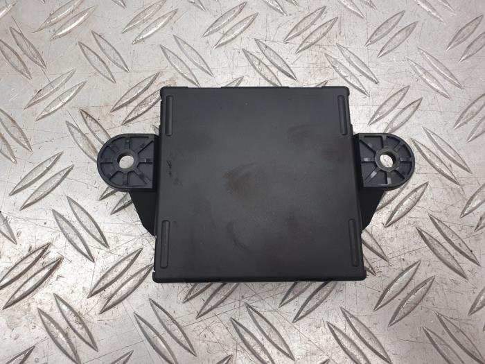 Centrale Deurvergrendelings Module van een Mercedes-Benz C (W204) 2.2 C-180 CDI 16V BlueEFFICIENCY 2013