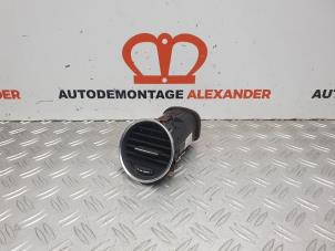 Gebruikte Luchtrooster Dashboard Mercedes C (W204) 2.2 C-180 CDI 16V BlueEFFICIENCY Prijs op aanvraag aangeboden door Alexander Autodemontage