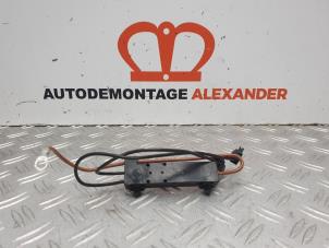 Gebruikte Antenne Versterker Mercedes C (W204) 2.2 C-180 CDI 16V BlueEFFICIENCY Prijs op aanvraag aangeboden door Alexander Autodemontage