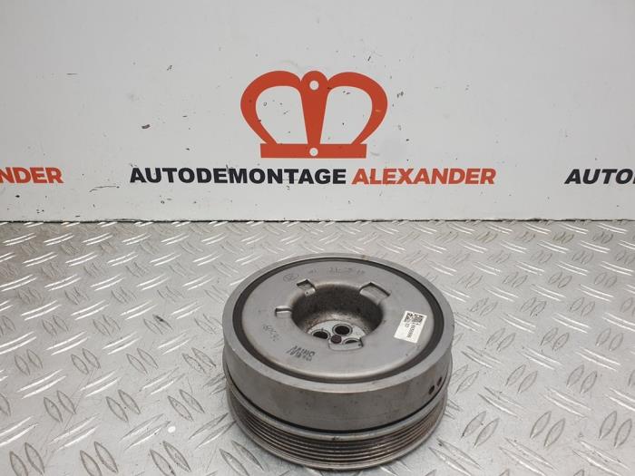 Gebruikte Krukas Poelie BMW 3 serie Touring (F31) 318i 1.5 TwinPower Turbo 12V Prijs € 80,00 Margeregeling aangeboden door Alexander Autodemontage