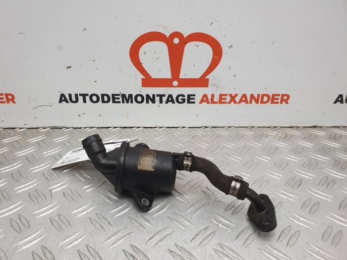 Gebruikte Oliefilter Opel Corsa D 1.3 CDTi 16V ecoFLEX Prijs op aanvraag aangeboden door Alexander Autodemontage