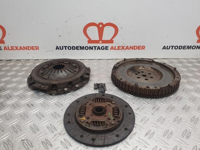 Gebruikte Koppelingsset (compleet) Hyundai i20 1.2i 16V Prijs op aanvraag aangeboden door Alexander Autodemontage