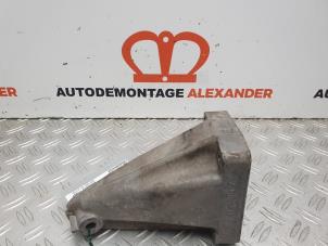 Gebruikte Motorsteun Mercedes E (W211) 2.2 E-200 CDI 16V Prijs op aanvraag aangeboden door Alexander Autodemontage