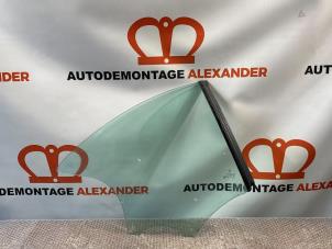 Gebruikte Driehoeks Ruit rechts-achter Peugeot 307 CC (3B) 2.0 16V Prijs op aanvraag aangeboden door Alexander Autodemontage