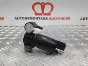 Gebruikte Ruitensproeierpomp voor Ford Fiesta 6 (JA8) 1.0 EcoBoost 12V 100 Prijs op aanvraag aangeboden door Alexander Autodemontage