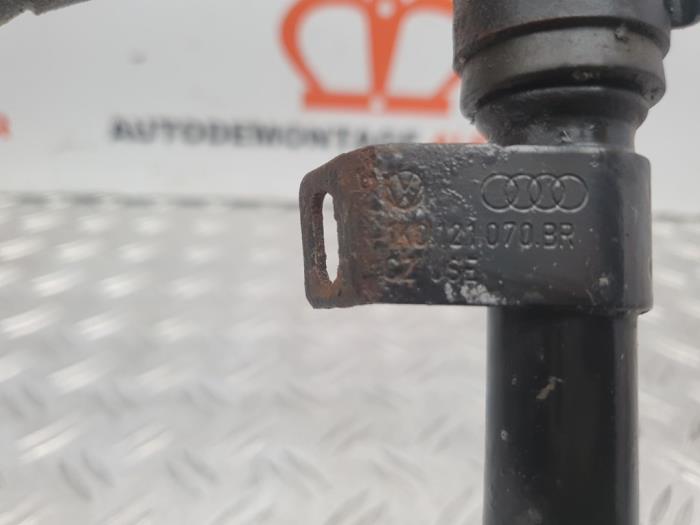 Waterpijp van een Volkswagen Golf VI Variant (AJ5/1KA) 2.0 TDI 16V 2012