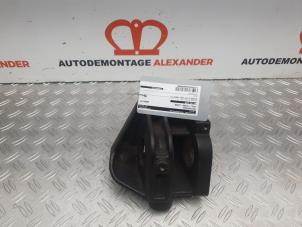 Gebruikte Motorrubber Opel Vivaro 2.5 DTI 16V Prijs op aanvraag aangeboden door Alexander Autodemontage