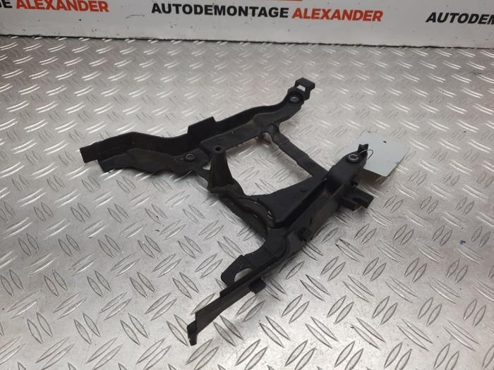 Gebruikte Distributiedeksel Renault Megane III Berline (BZ) 1.5 dCi 110 Prijs op aanvraag aangeboden door Alexander Autodemontage