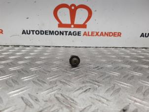 Gebruikte Oliedruk sensor Peugeot 207/207+ (WA/WC/WM) 1.6 16V VTi Prijs op aanvraag aangeboden door Alexander Autodemontage