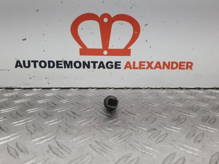 Gebruikte Oliedruk sensor Peugeot 207/207+ (WA/WC/WM) 1.6 16V VTi Prijs op aanvraag aangeboden door Alexander Autodemontage