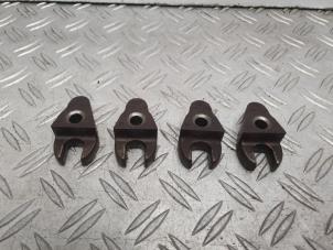 Gebruikte Injector brug Citroen C4 Cactus (0B/0P) 1.6 Blue Hdi 100 Prijs op aanvraag aangeboden door Alexander Autodemontage