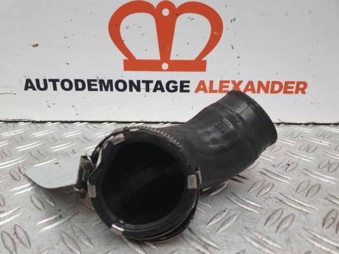 Gebruikte Intercooler Slang Volkswagen Passat (3C2) 2.0 TDI 16V 140 Prijs op aanvraag aangeboden door Alexander Autodemontage