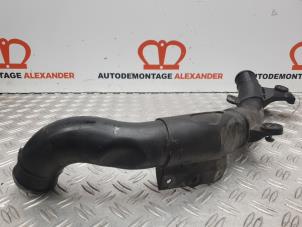 Gebruikte Intercooler Buis Volkswagen Passat (3C2) 2.0 TDI 16V 140 Prijs op aanvraag aangeboden door Alexander Autodemontage