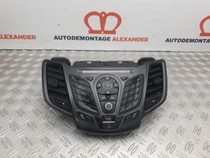 Gebruikte Radiobedienings paneel Ford Fiesta 6 (JA8) 1.0 EcoBoost 12V 100 Prijs op aanvraag aangeboden door Alexander Autodemontage