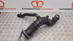Gebruikte Turbo Pijp Renault Clio IV (5R) 0.9 Energy TCE 90 12V Prijs op aanvraag aangeboden door Alexander Autodemontage