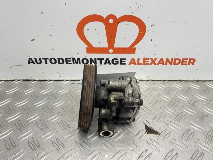 Gebruikte Servopomp Mitsubishi L-200 2.4 Clean Diesel 4WD Prijs op aanvraag aangeboden door Alexander Autodemontage