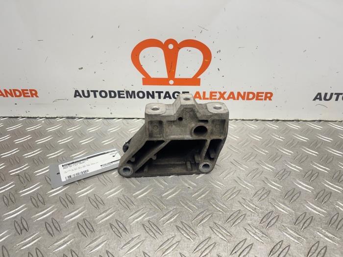 Gebruikte Versnellingsbak Steun Audi A3 (8P1) 1.6 Prijs op aanvraag aangeboden door Alexander Autodemontage