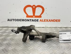 Gebruikte Dynamosteun boven Ford Transit Courier 1.5 EcoBlue Prijs op aanvraag aangeboden door Alexander Autodemontage