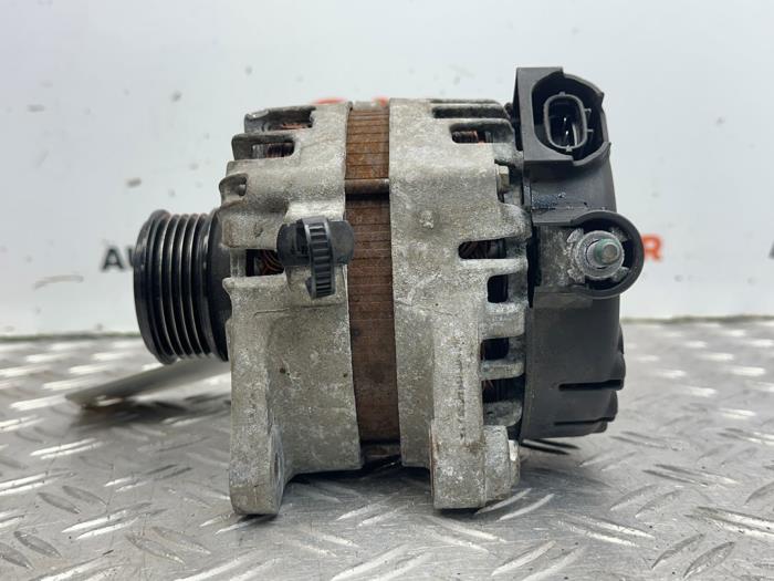 Dynamo van een Kia Rio III (UB) 1.1 CRDi VGT 12V 2012
