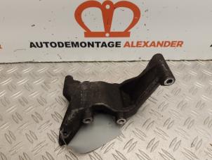 Gebruikte Dynamosteun onder Volkswagen Crafter 2.5 TDI 30/32/35 Prijs op aanvraag aangeboden door Alexander Autodemontage